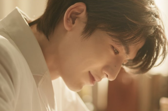 ภาพข่าว จางหลิงเฮ่อโพสต์รูปเบื้องหลัง Overdo สาม​ปีก่อน โกยกระแสโซเชียลจีน